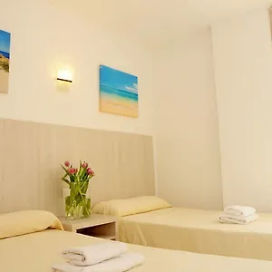 https://apartamentos-avenida-playa-den-bossa-ibiza.balearic-islands.net